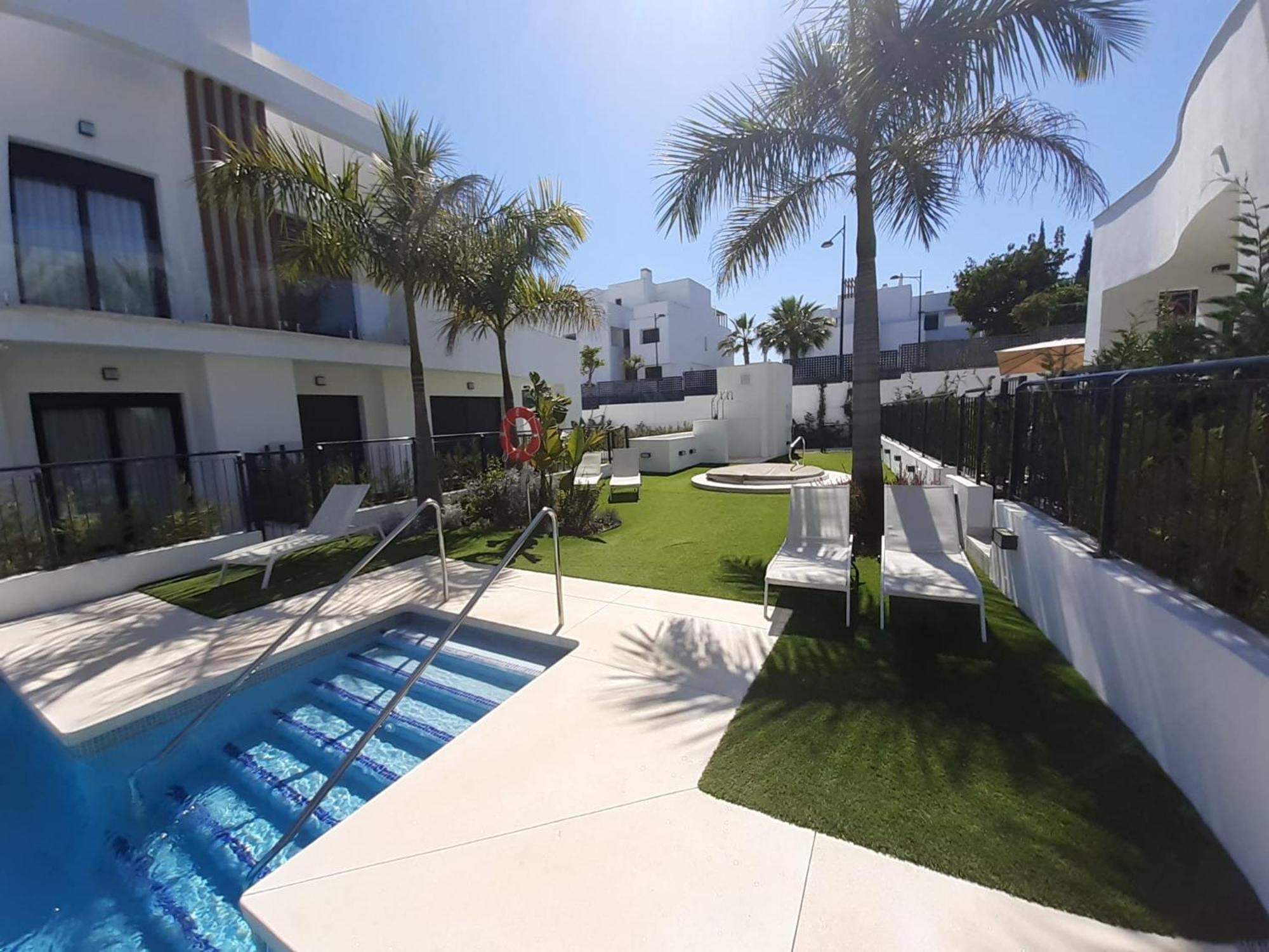 Los Miradores Del Sol By Mar Holidays Estepona Exterior photo